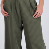 Pantalón amplio lineas sastre