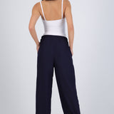 Pantalón amplio detalle pretina alta