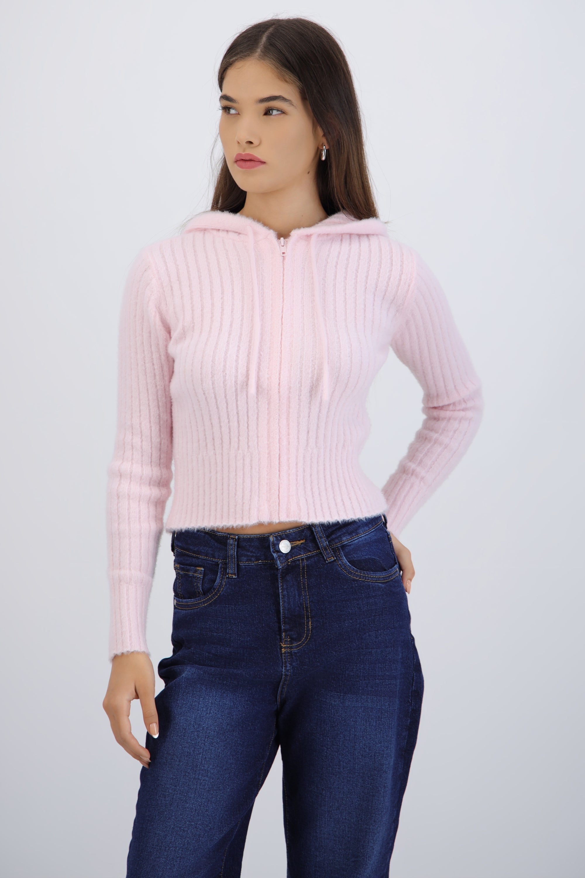 Suéter tejido rib ancho con cierre y gorro