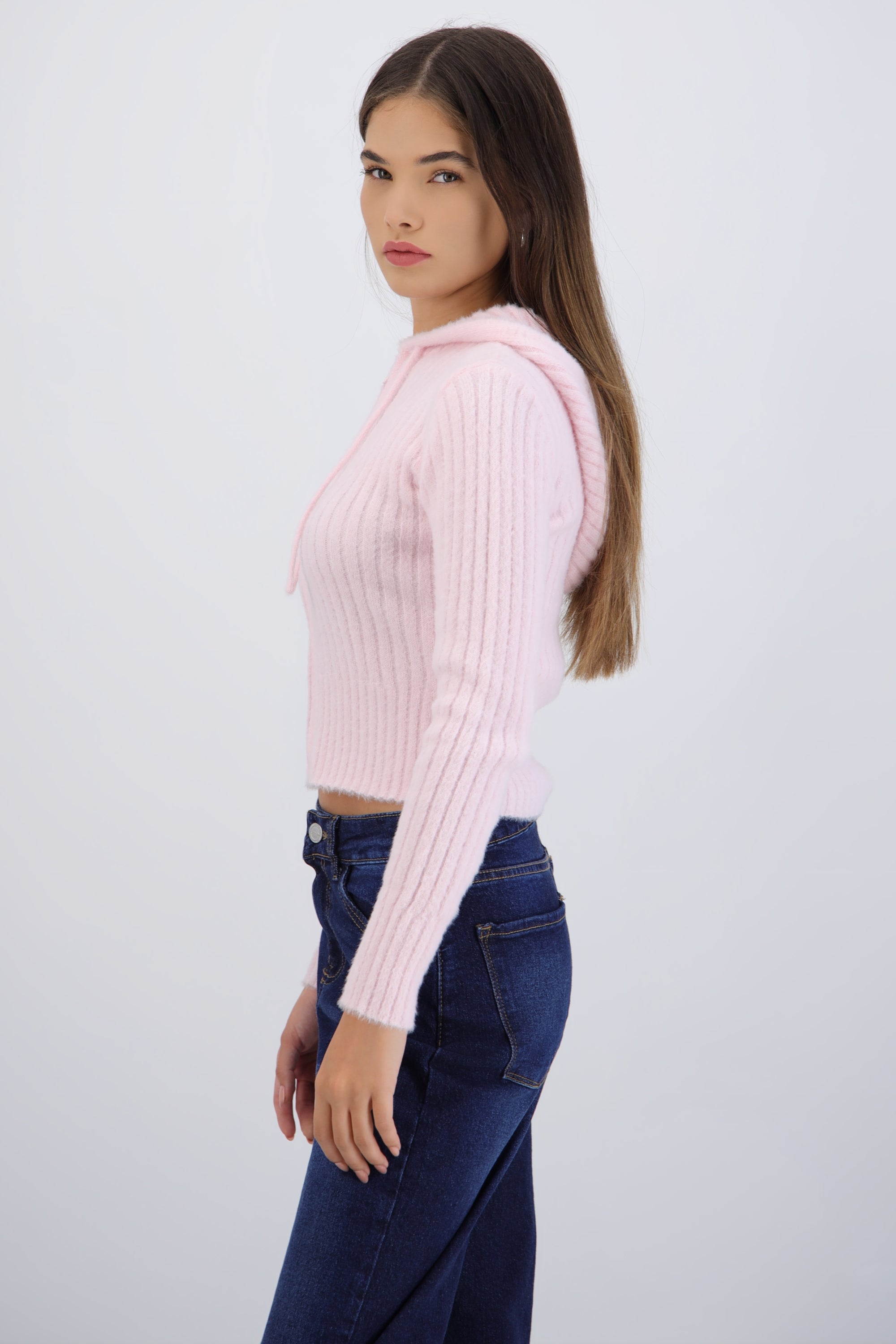 Suéter tejido rib ancho con cierre y gorro