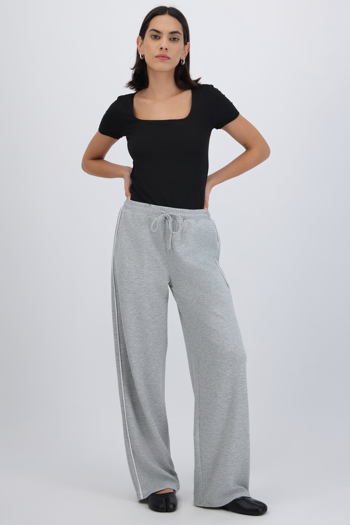Pantalón jareta detalle raya costado GRIS CLARO