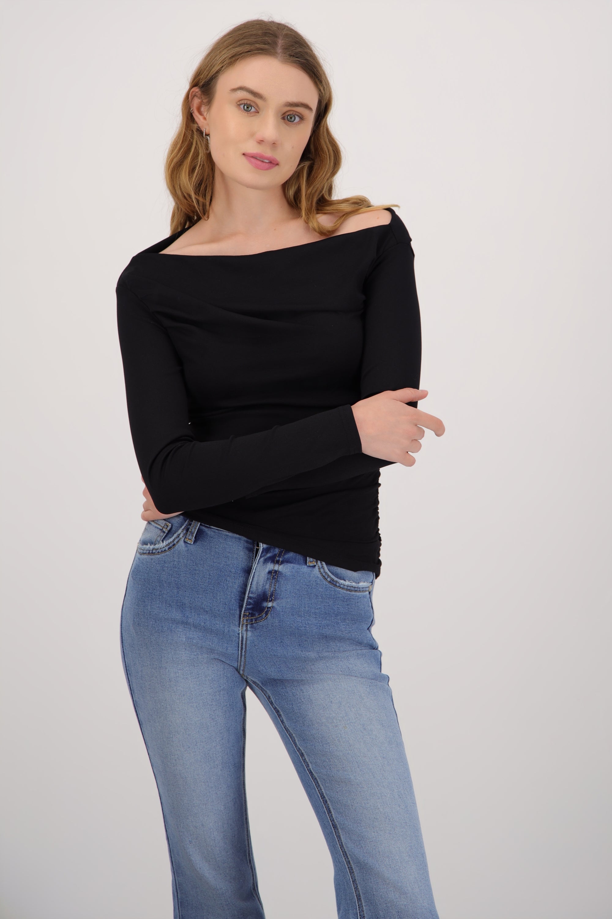 Top manga larga escote cascada drapeado NEGRO