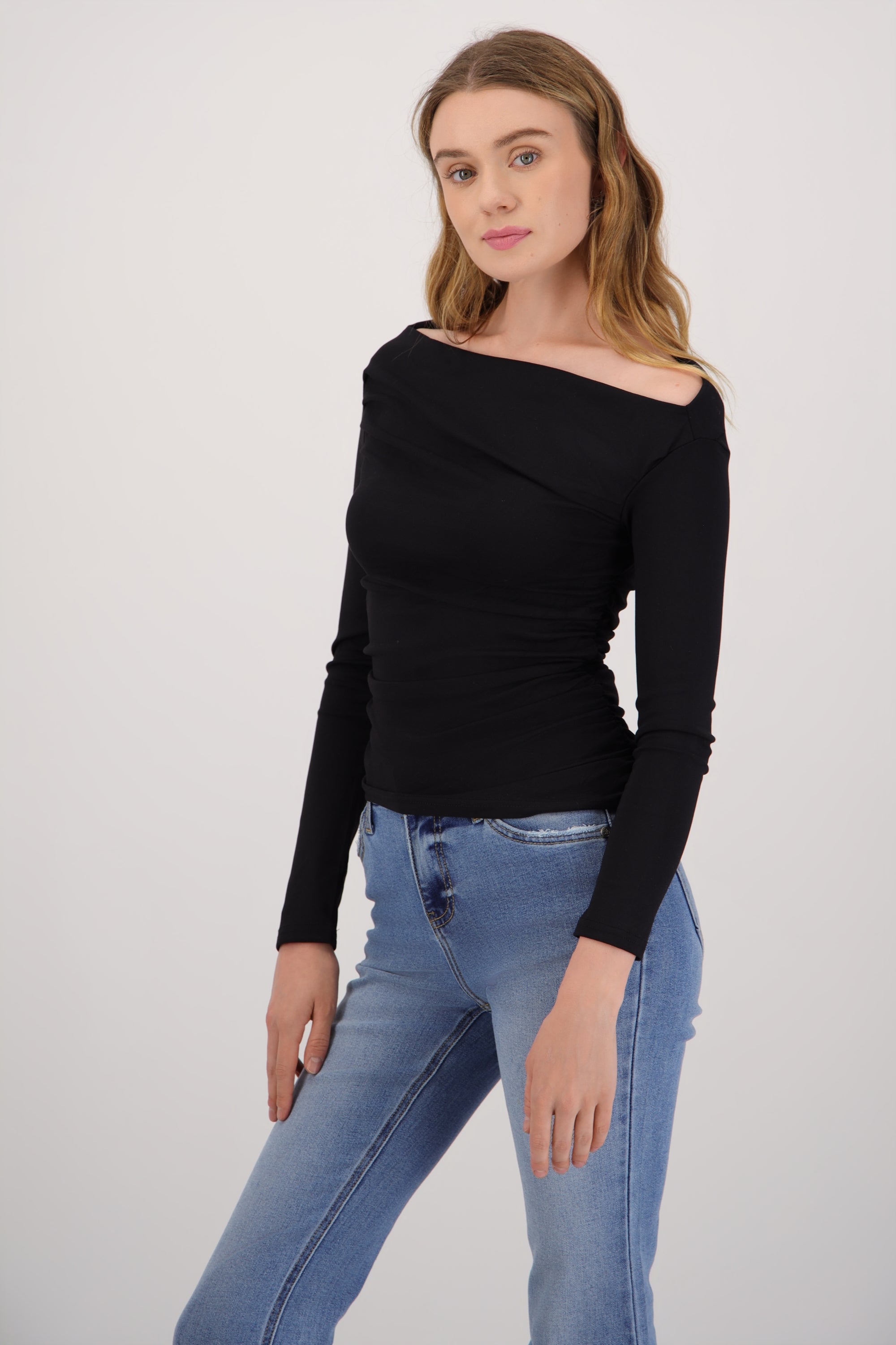 Top manga larga escote cascada drapeado NEGRO