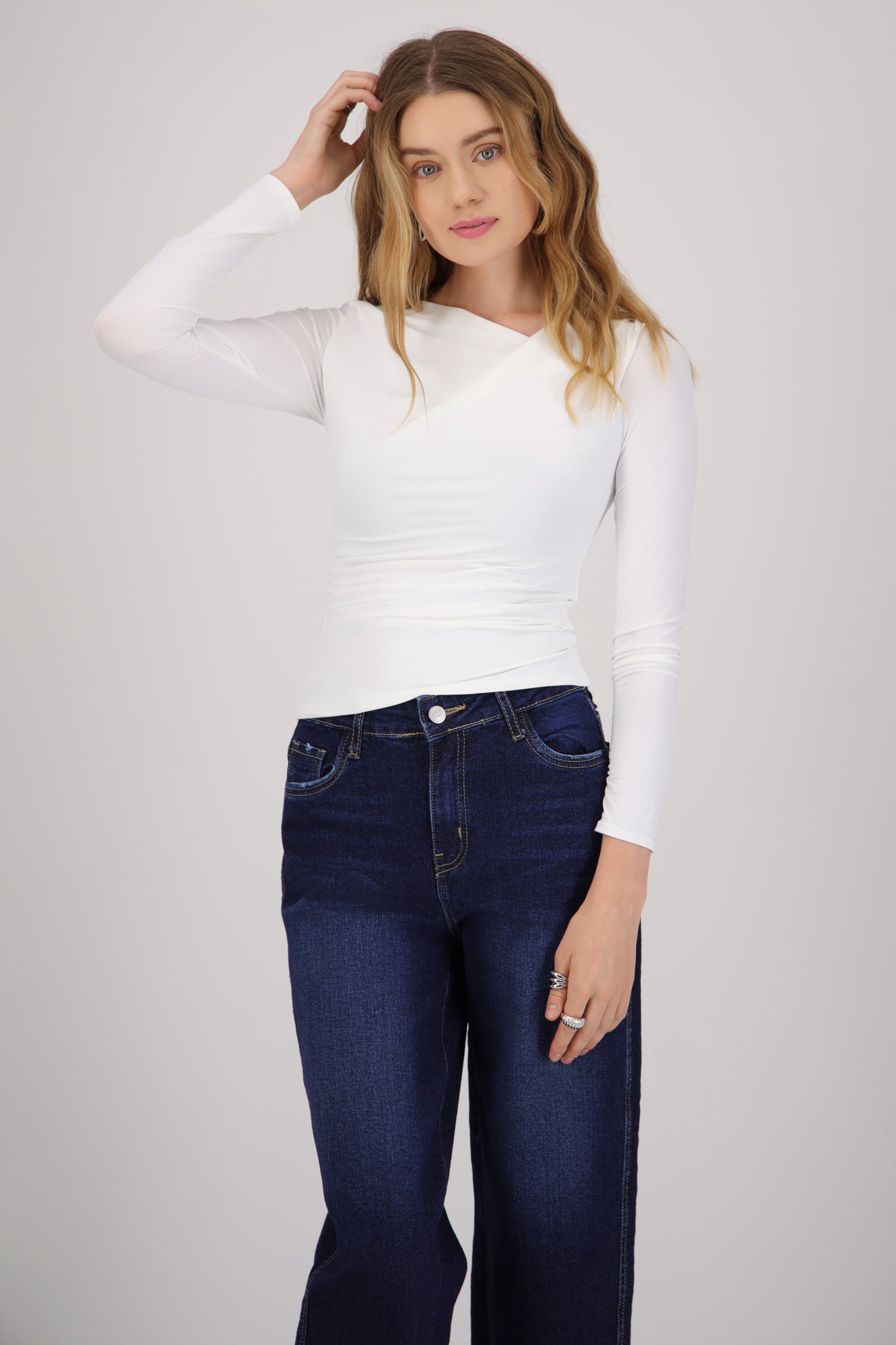 Top manga larga escote columpio BLANCO