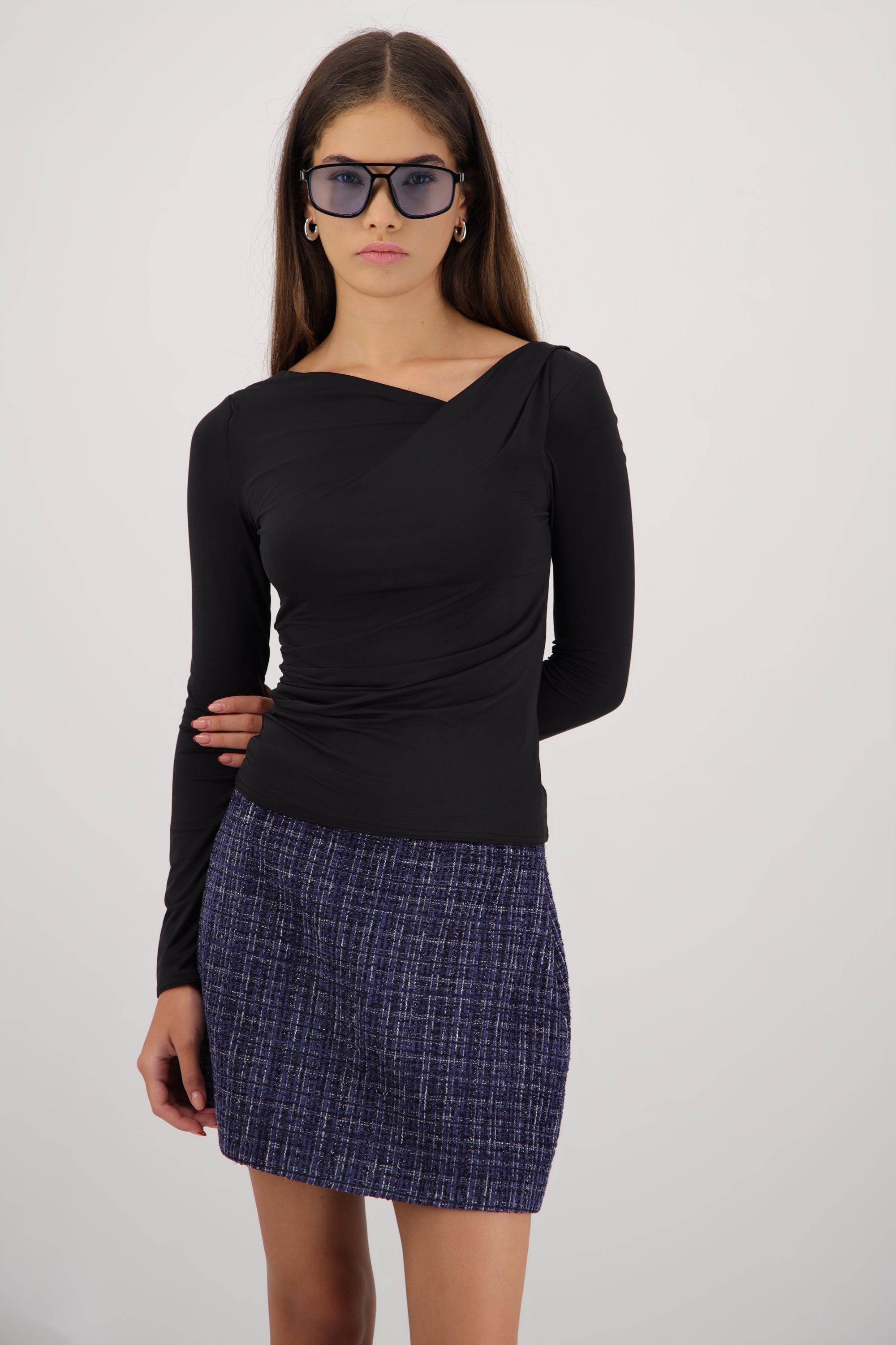 Top manga larga escote columpio NEGRO