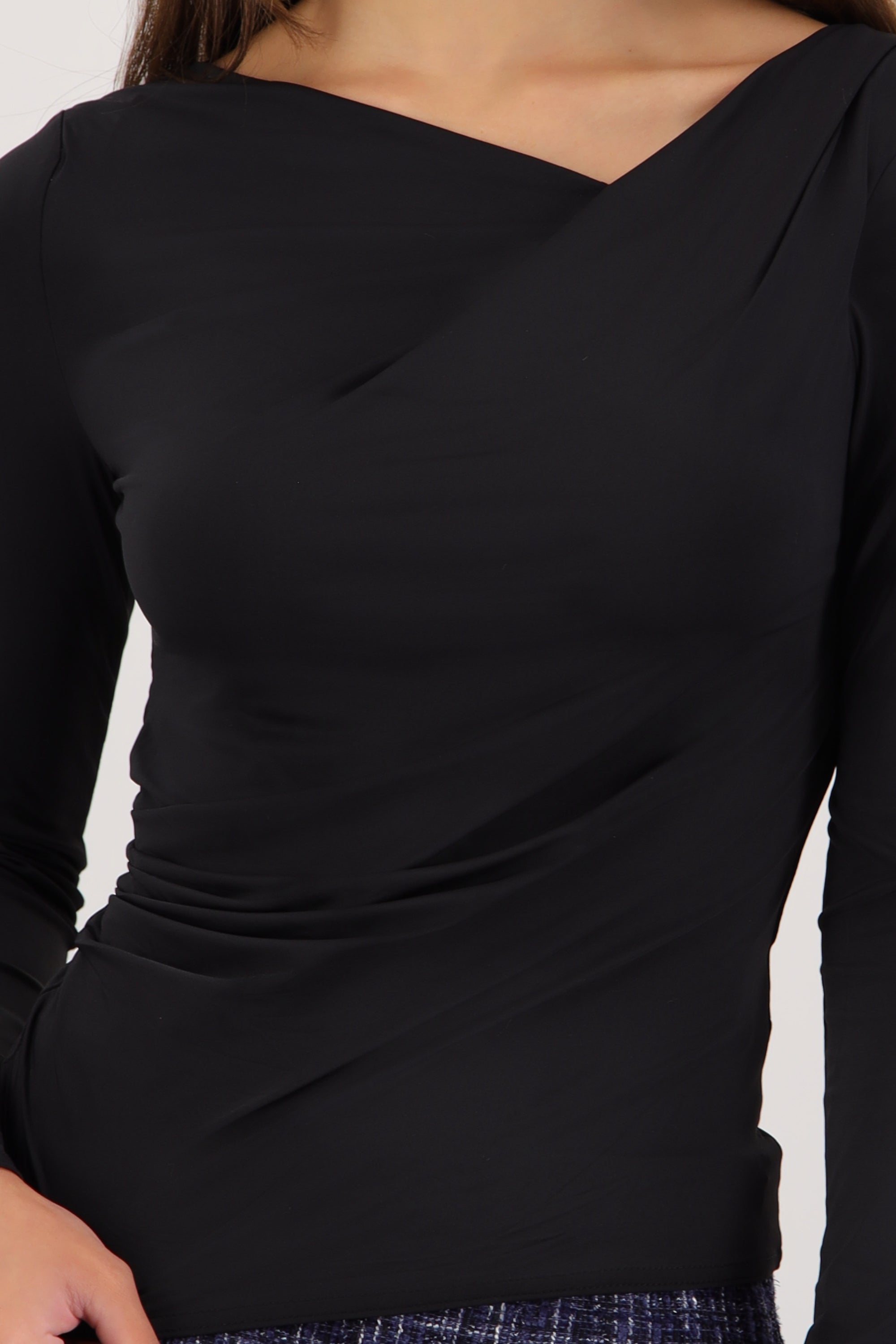 Top manga larga escote columpio NEGRO