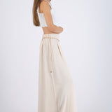 Pantalón amplio liso detalle cinturón