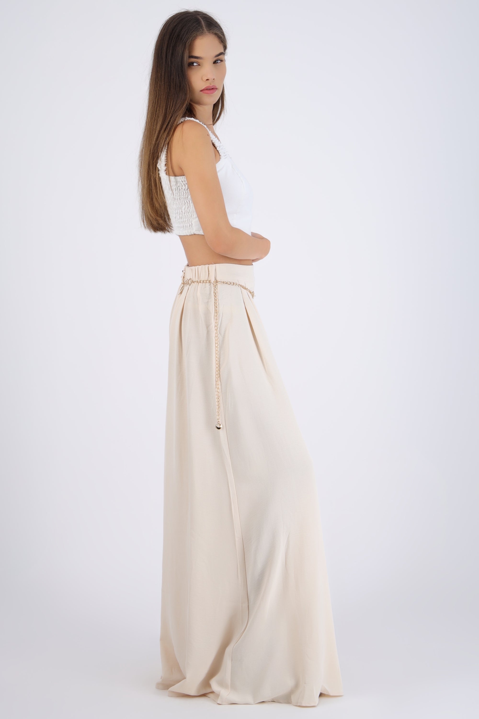 Pantalón amplio liso detalle cinturón HUESO