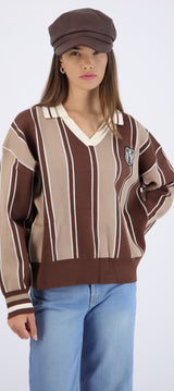 Suéter cuello polo detalle escudo
