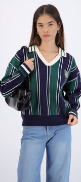 Suéter cuello polo detalle escudo