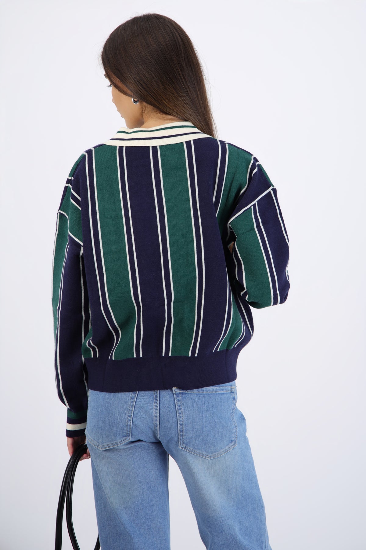 Suéter cuello polo detalle escudo VERDE COMBO