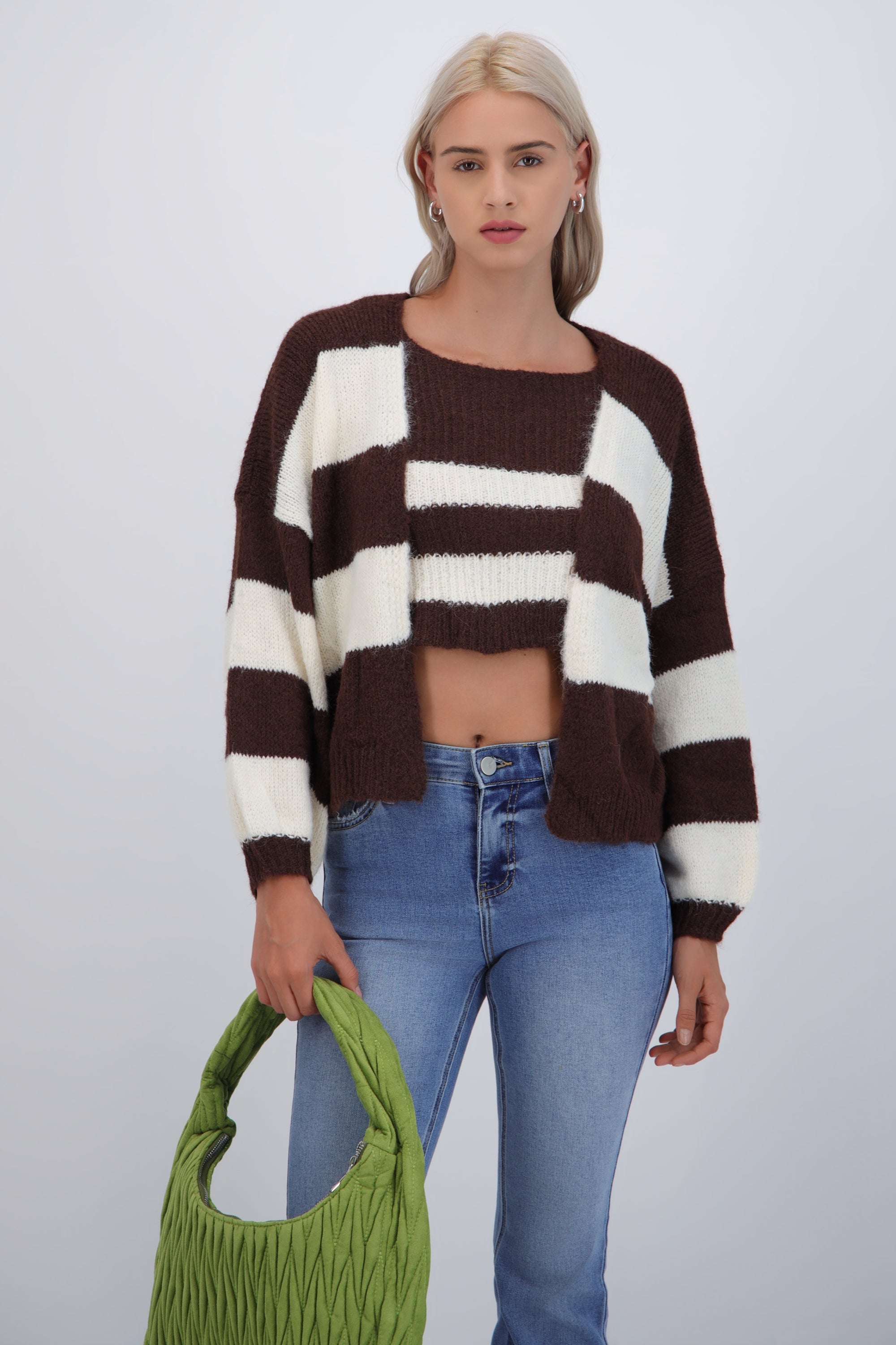 Set cardigan y top suave líneas
