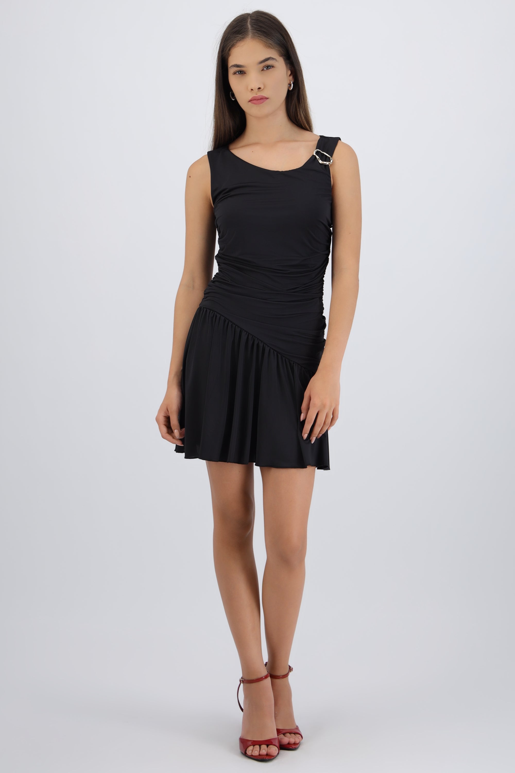 Vestido mini drapeado detalle herraje NEGRO
