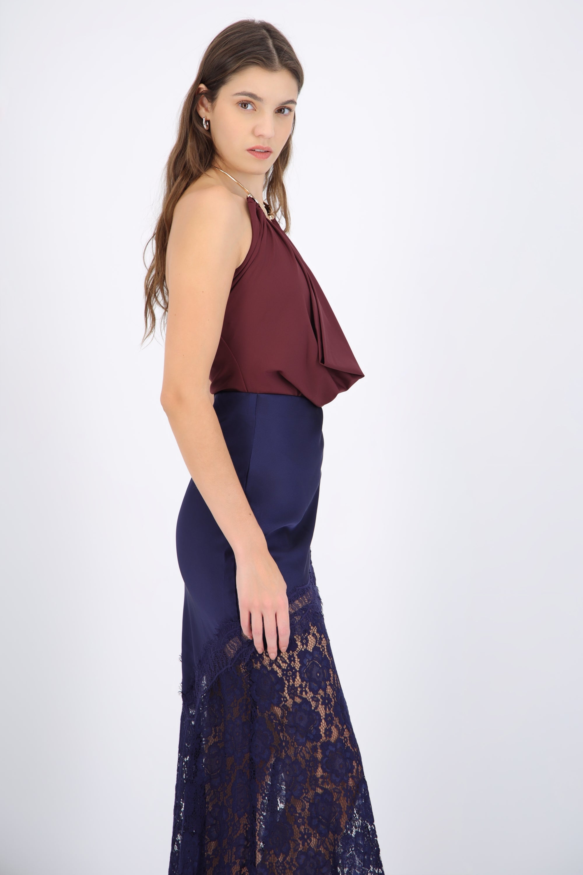 Bodysuit escote cascada detalle collar