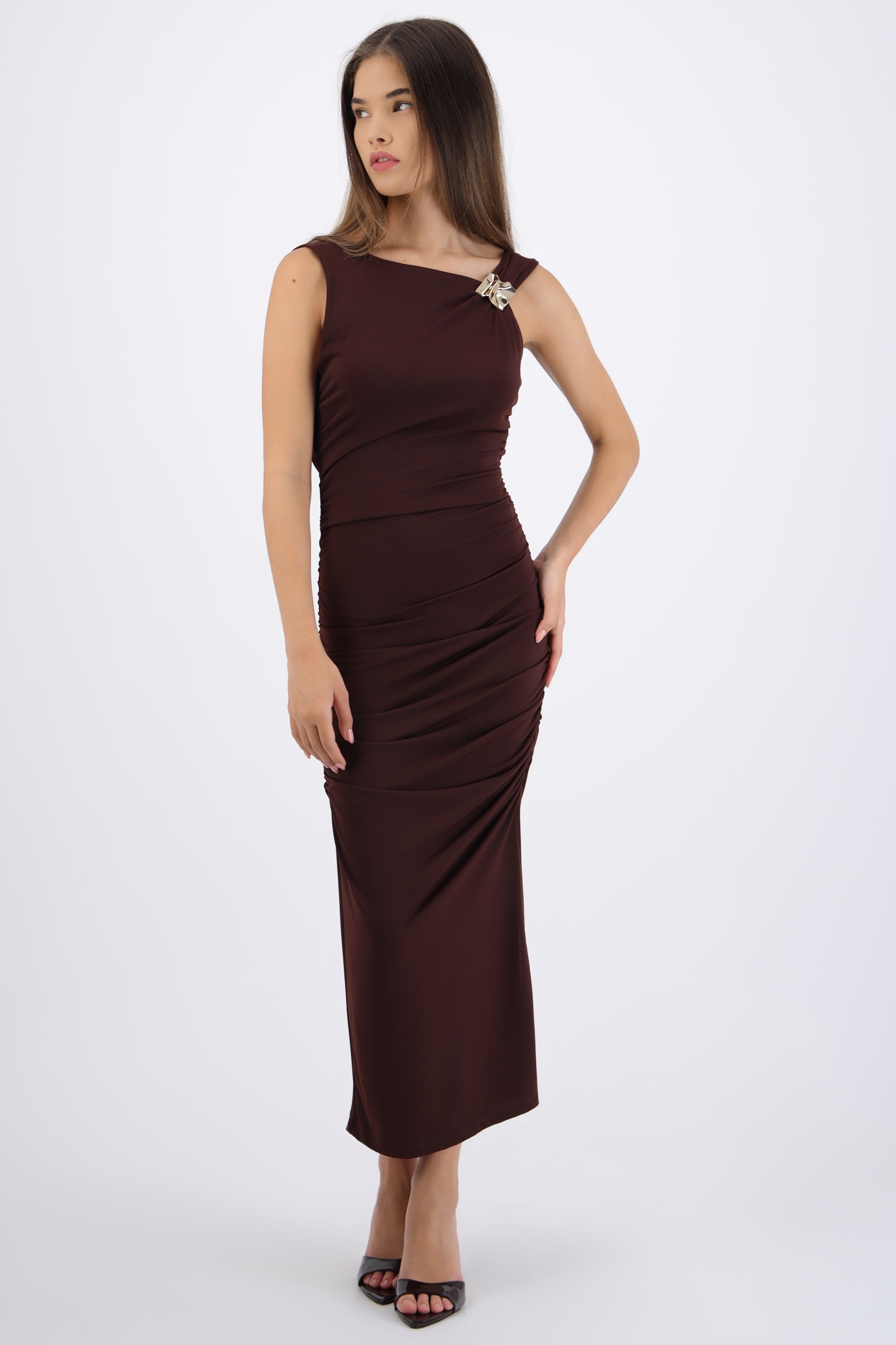 Vestido maxi detalle fruncido lateral