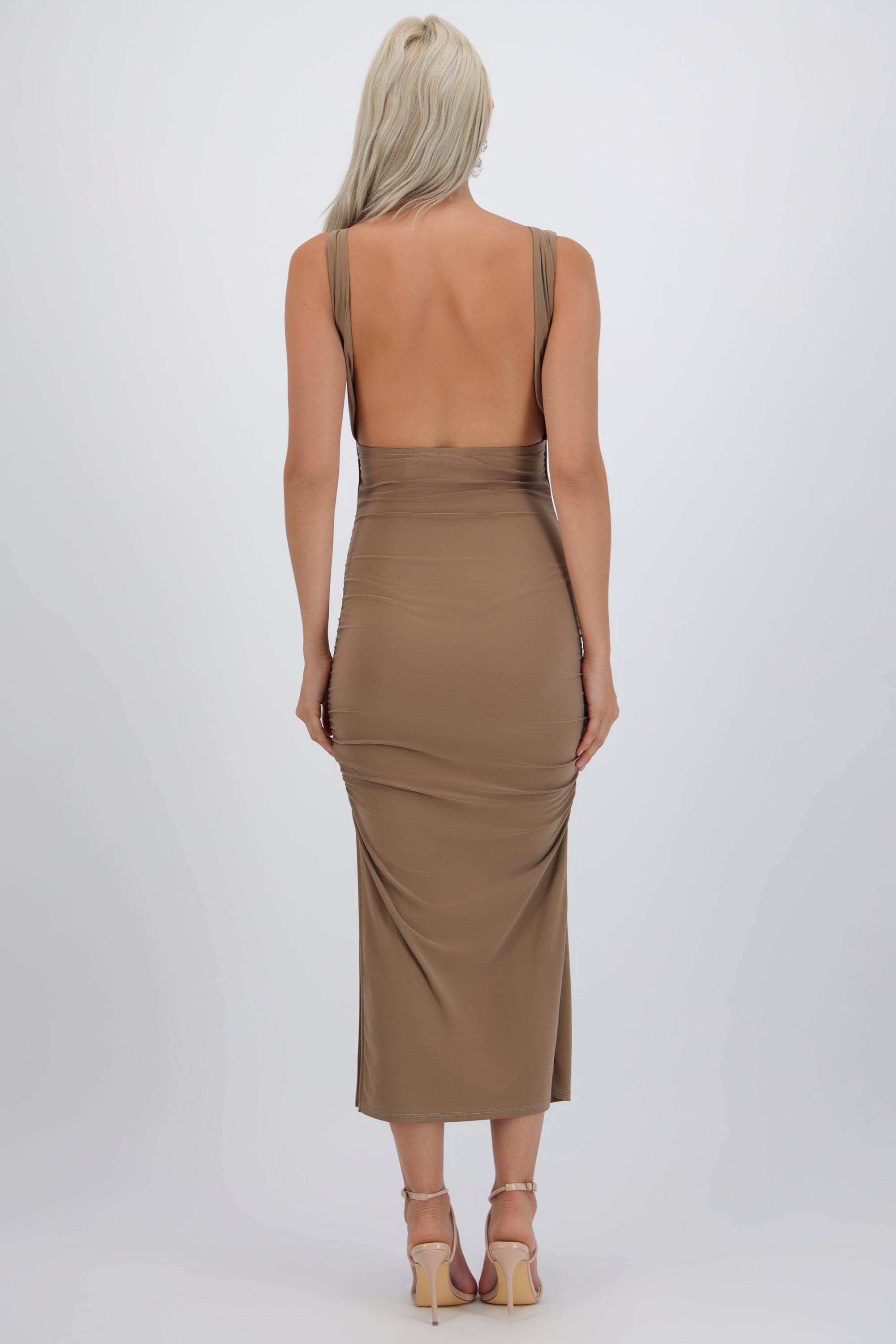 Vestido maxi detalle fruncido lateral