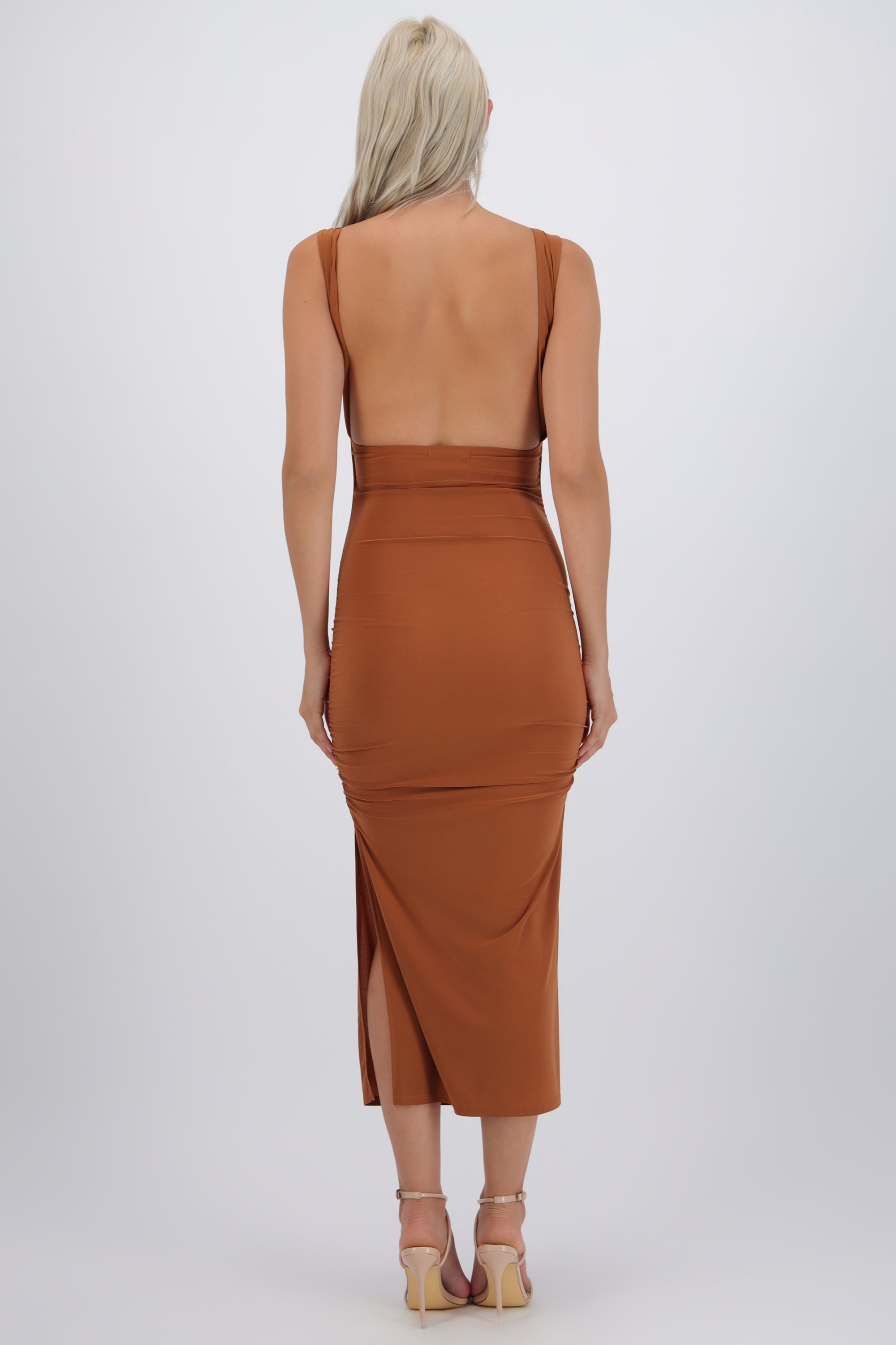 Vestido maxi detalle fruncido lateral