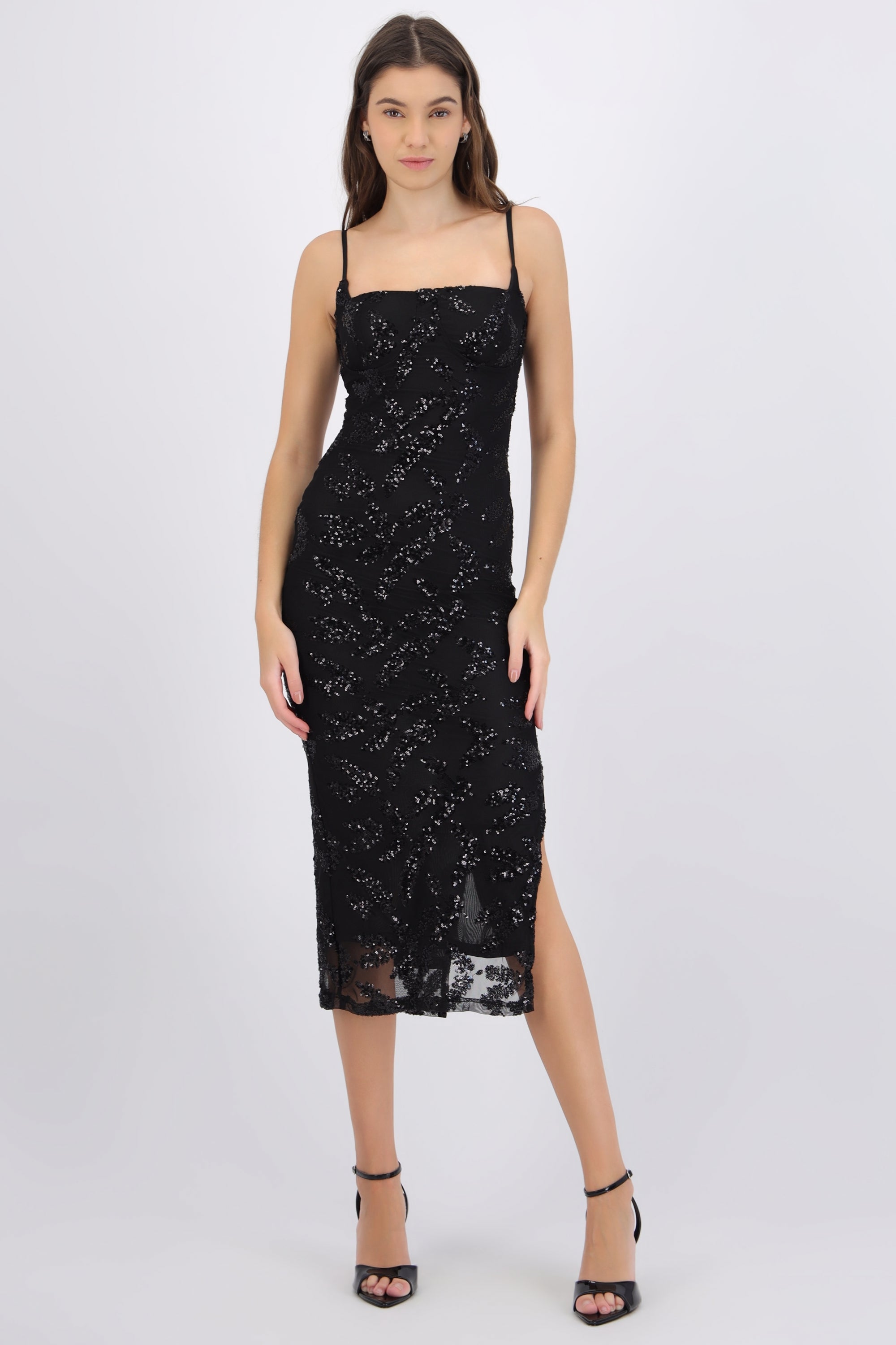 Vestido mesh con detalle en brillos