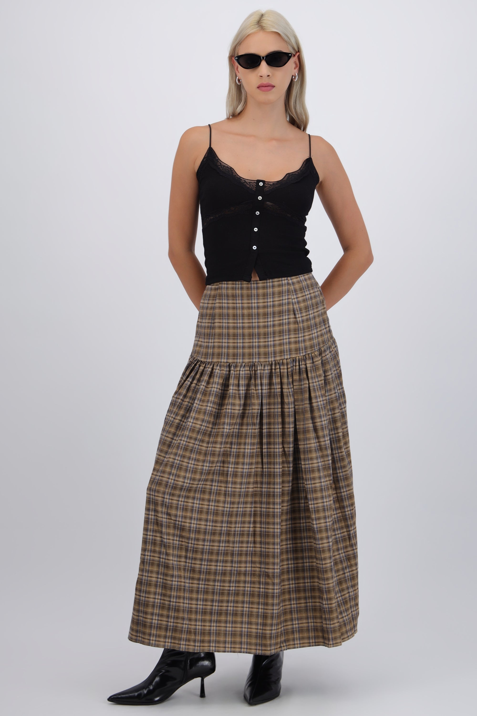 Falda maxi cuadros detalle corte