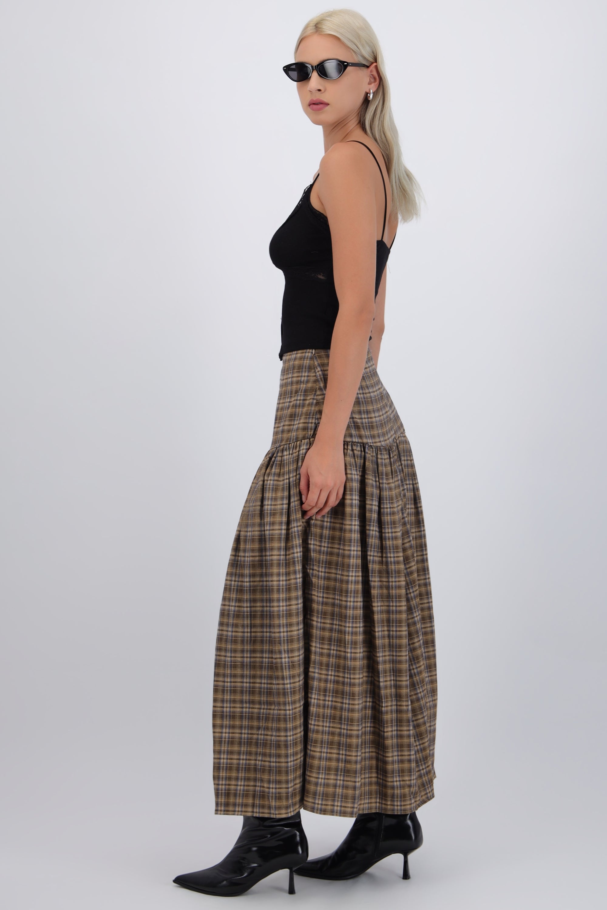 Falda maxi cuadros detalle corte