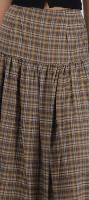 Falda maxi cuadros detalle corte