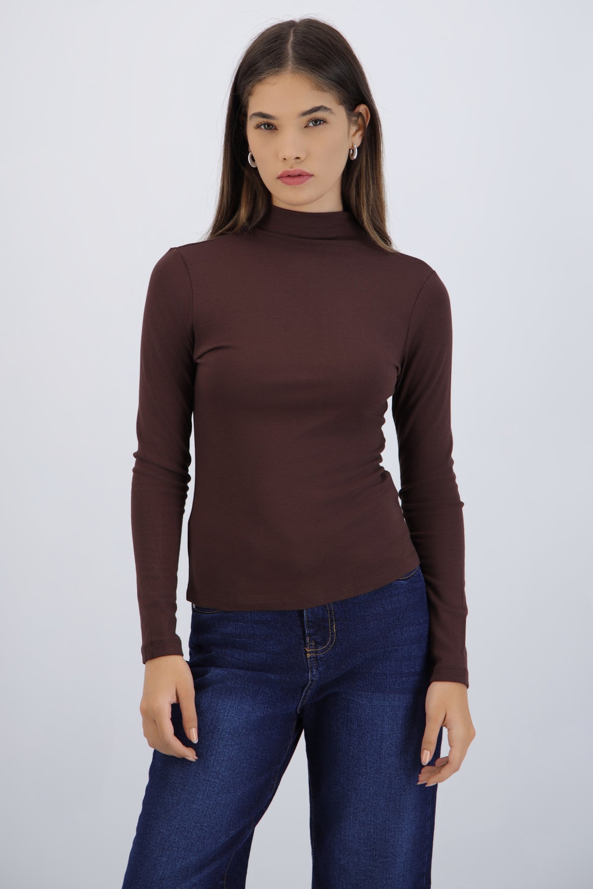 Top manga larga cuello alto CHOCOLATE