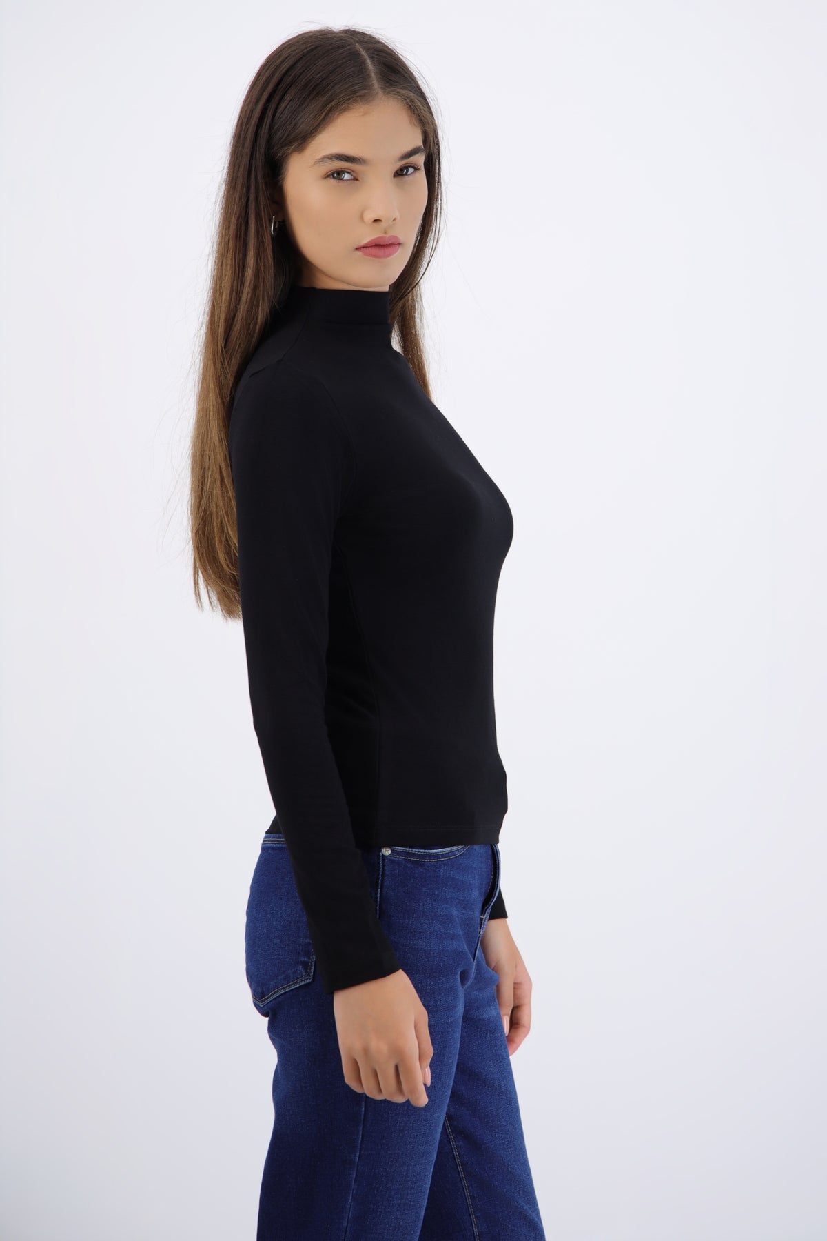 Top manga larga cuello alto NEGRO