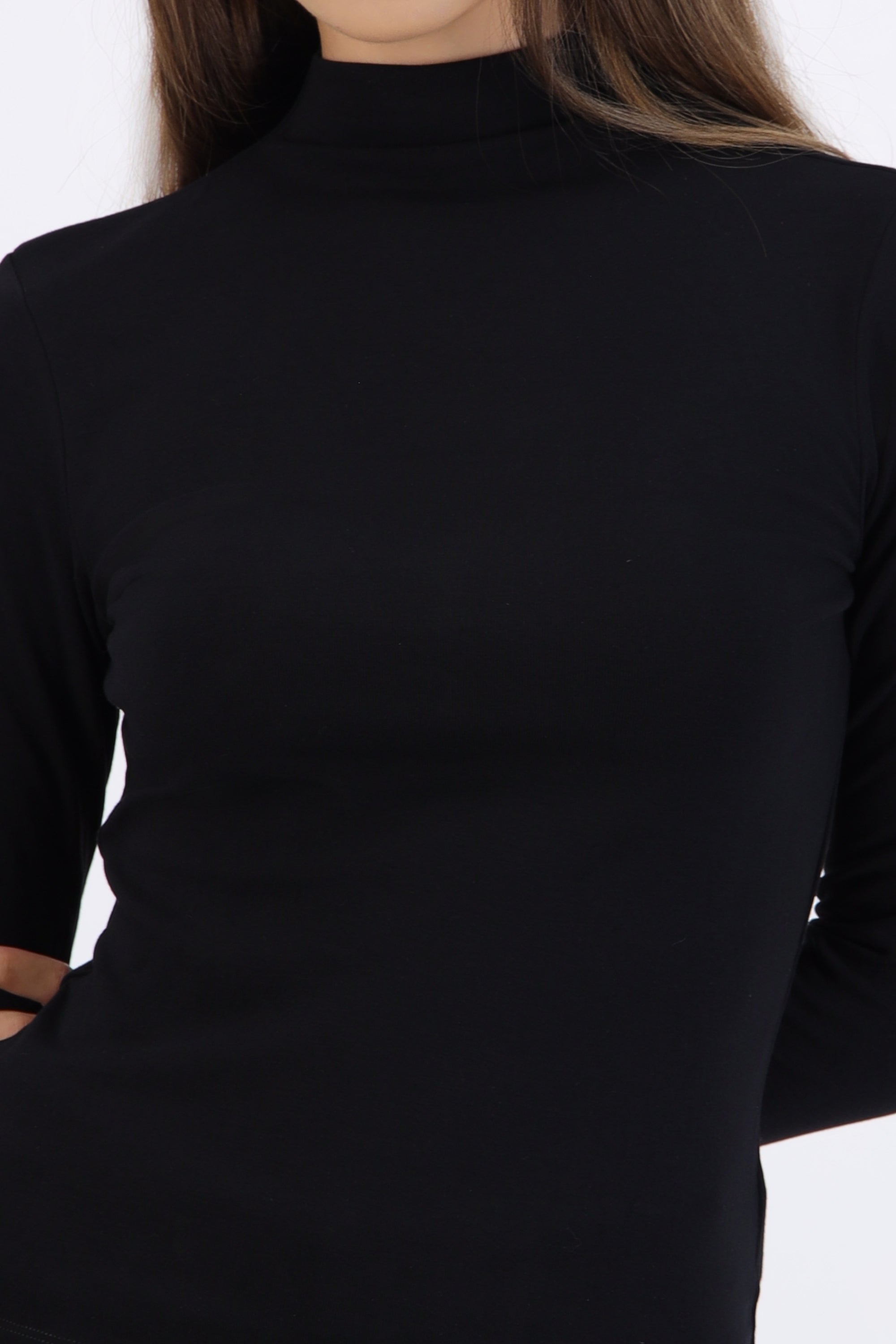 Top manga larga cuello alto NEGRO