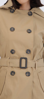 Gabardina midi con peluche detalle botones