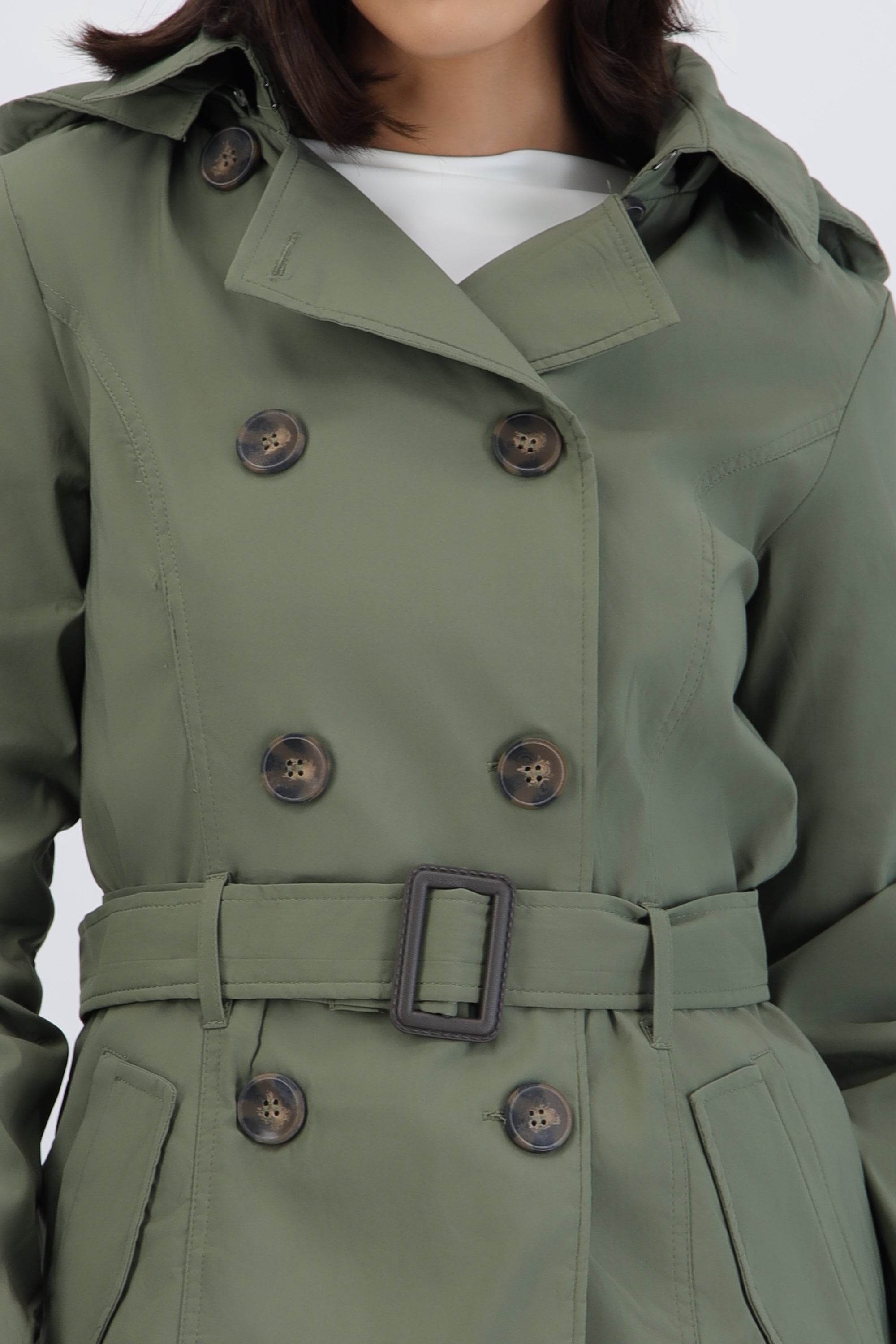 Gabardina midi con peluche detalle botones
