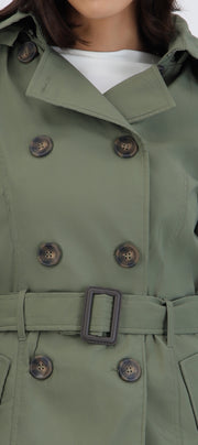 Gabardina midi con peluche detalle botones