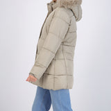 Puffer larga detalle gorro peluche