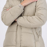 Puffer larga detalle gorro peluche