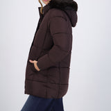 Puffer larga detalle gorro peluche