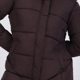 Puffer larga detalle gorro peluche
