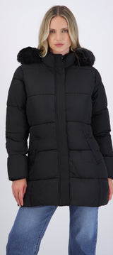 Puffer larga detalle gorro peluche