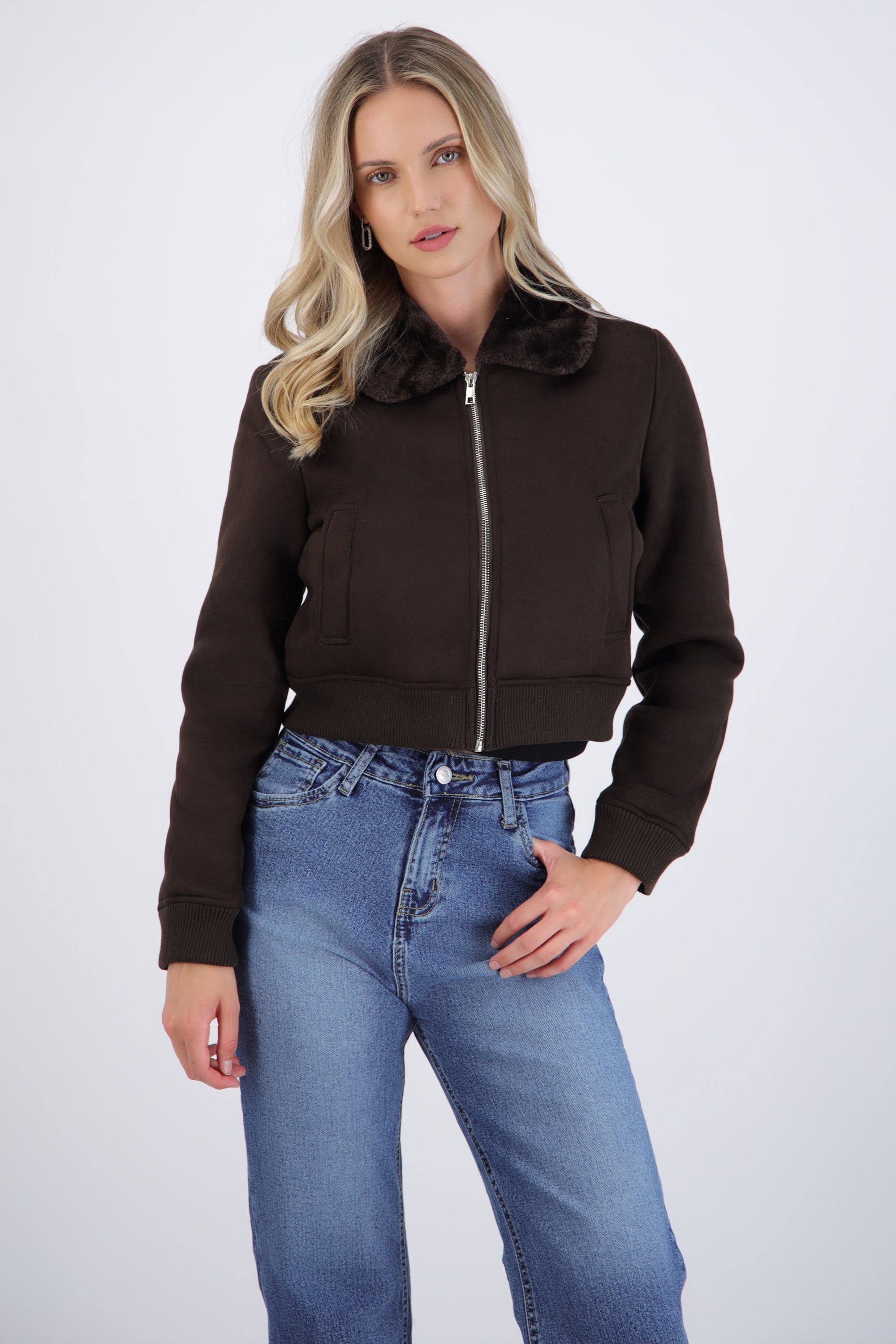 Bomber detalle peluche