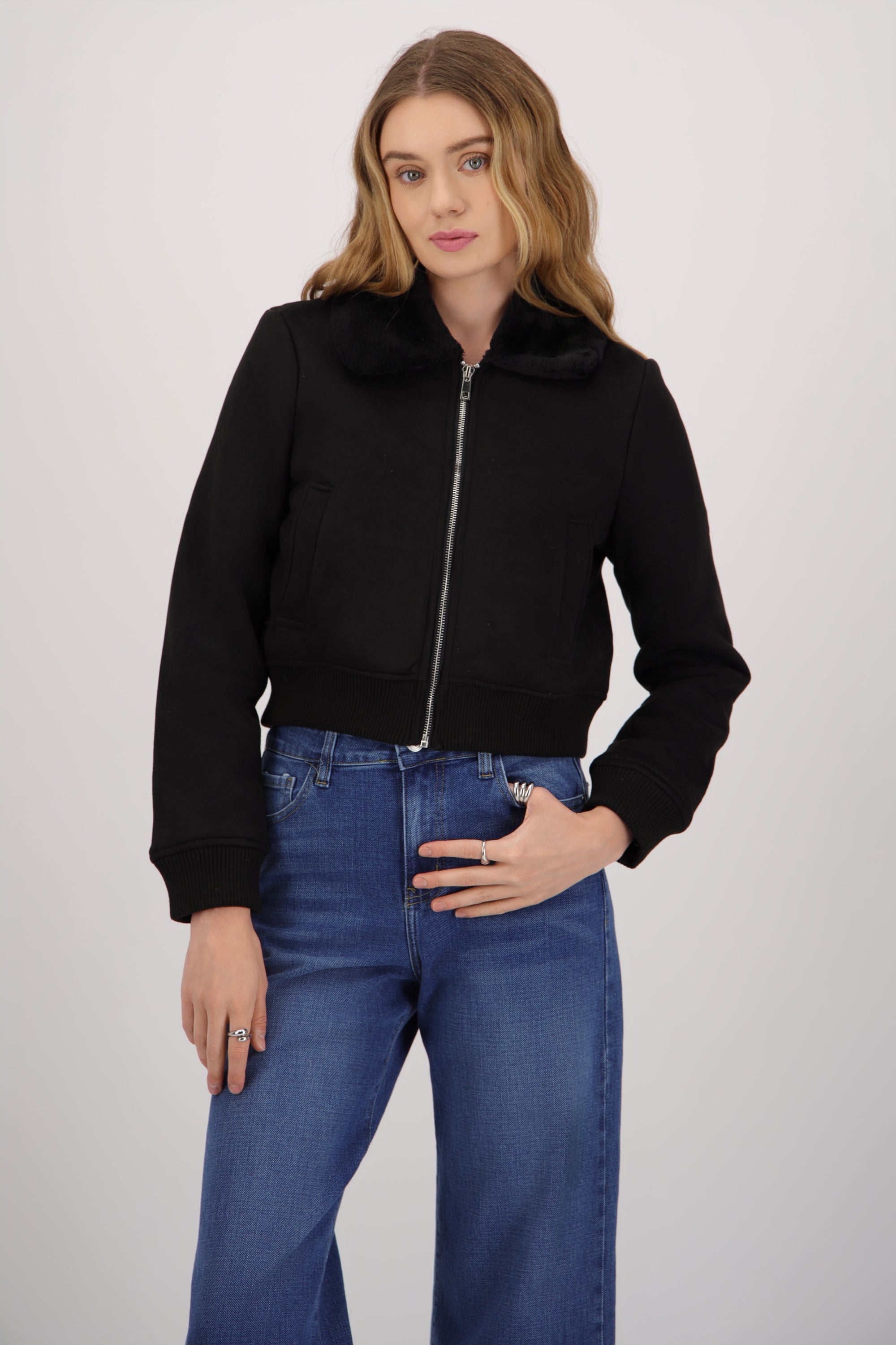 Bomber detalle peluche NEGRO