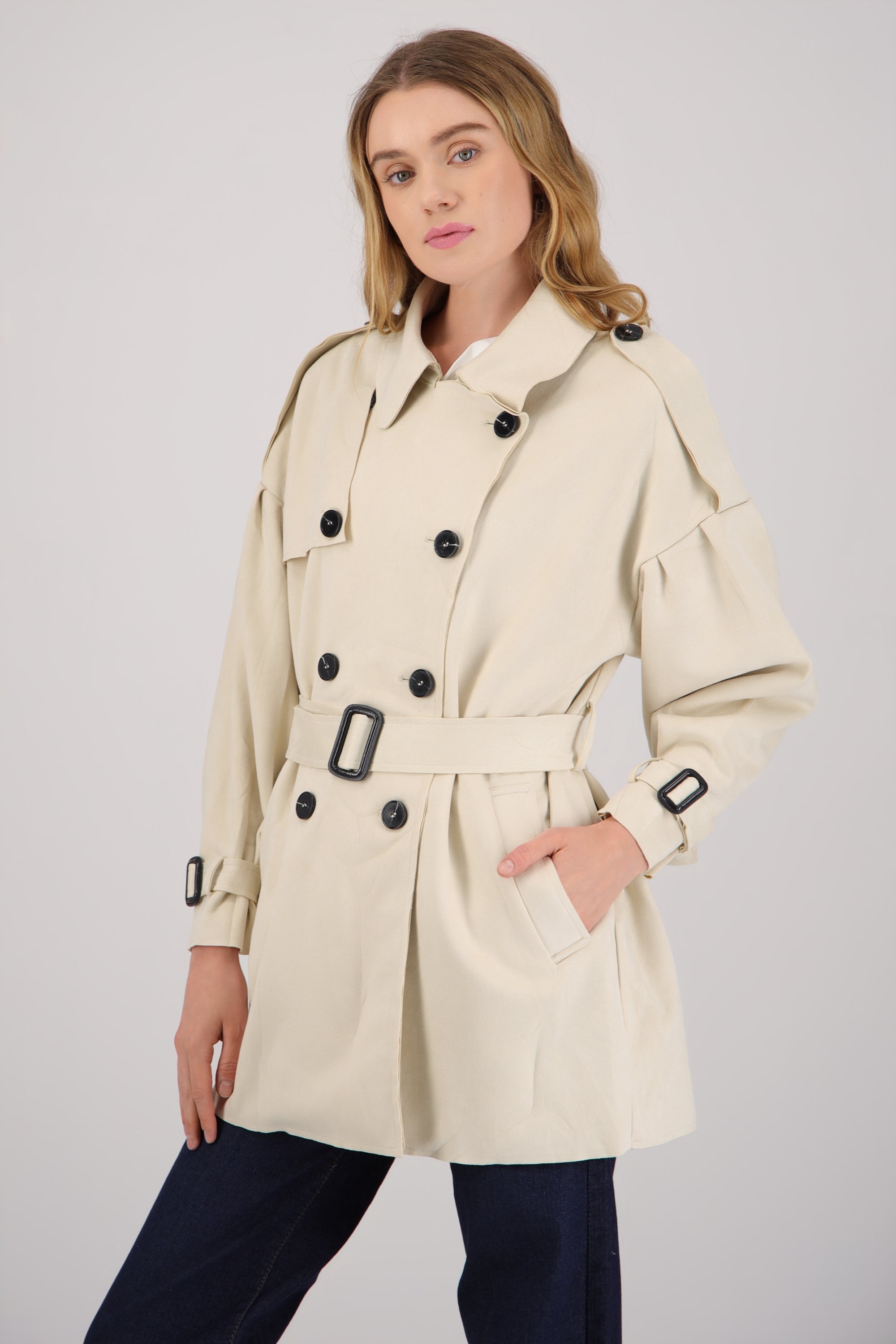 Gabardina suede detalle cinturon HUESO