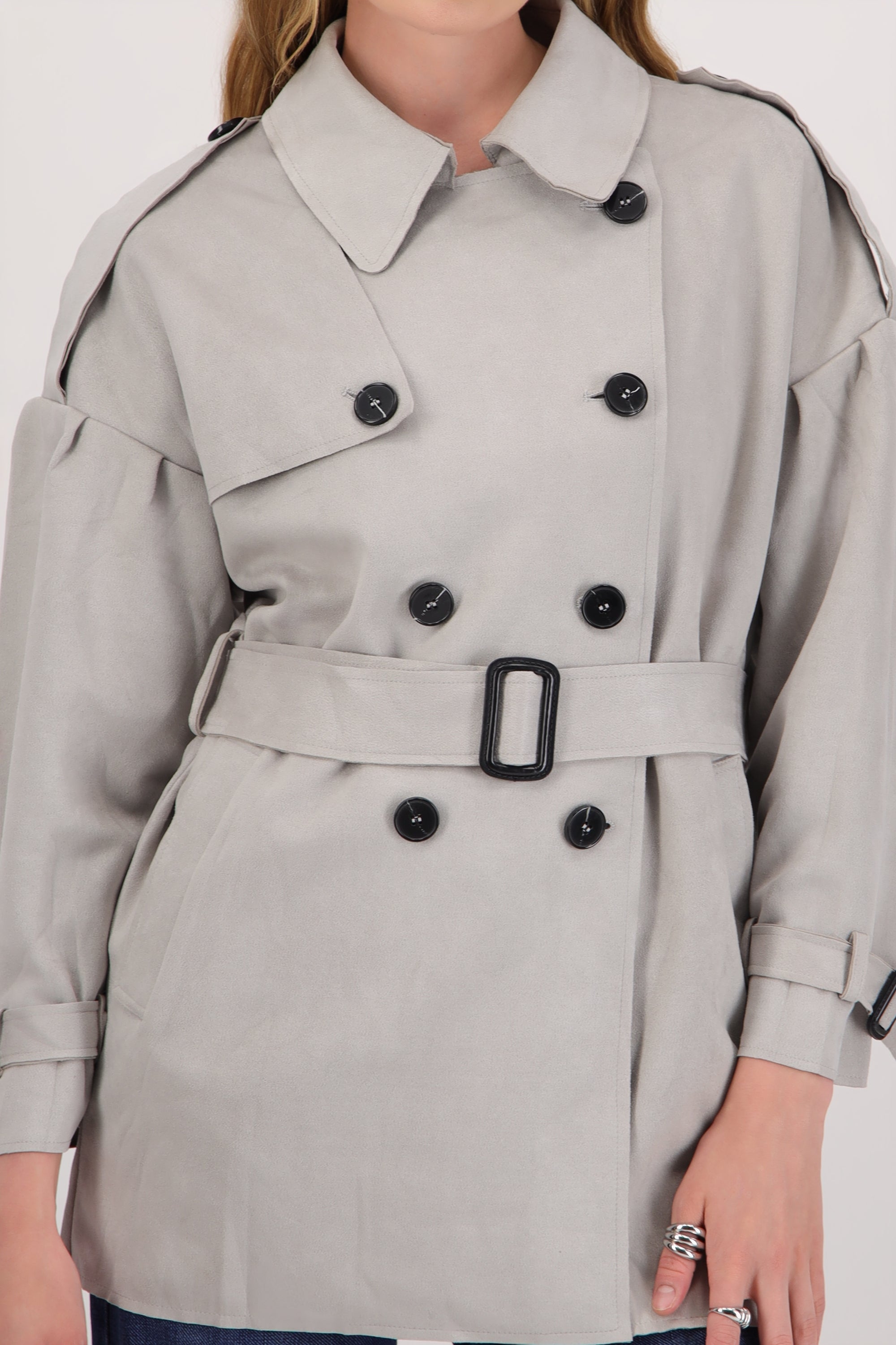 Gabardina suede detalle cinturon GRIS
