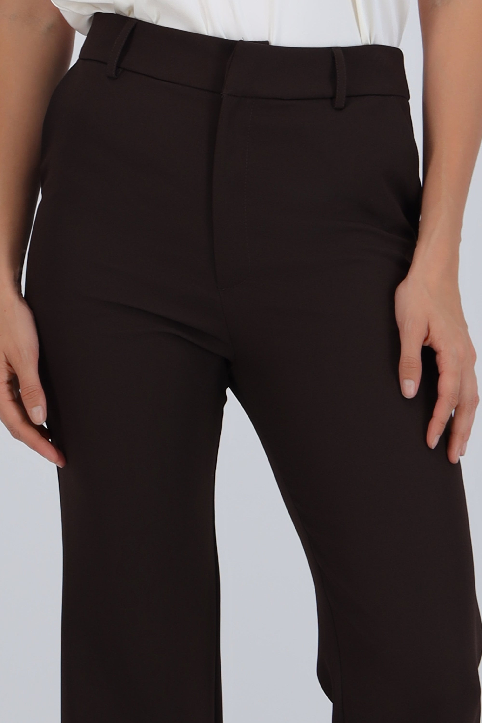 Pantalón recto liso