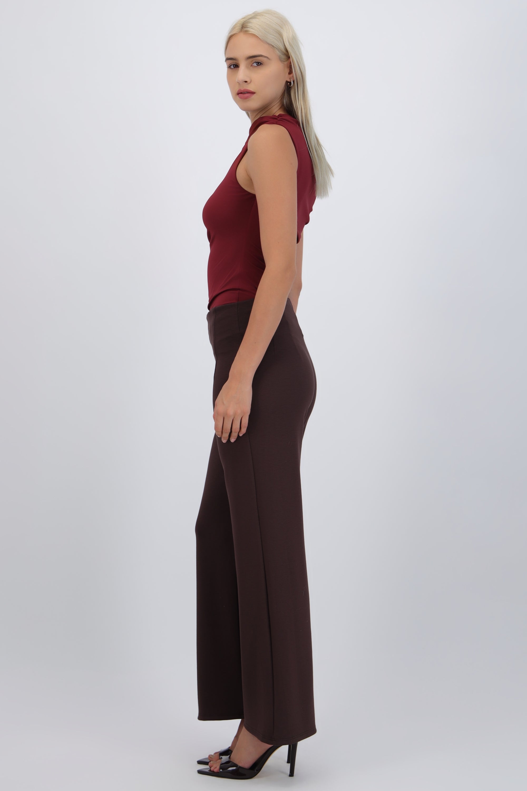 Pantalón wide detalle pinzas