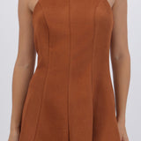 Vestido halter detalle cortes
