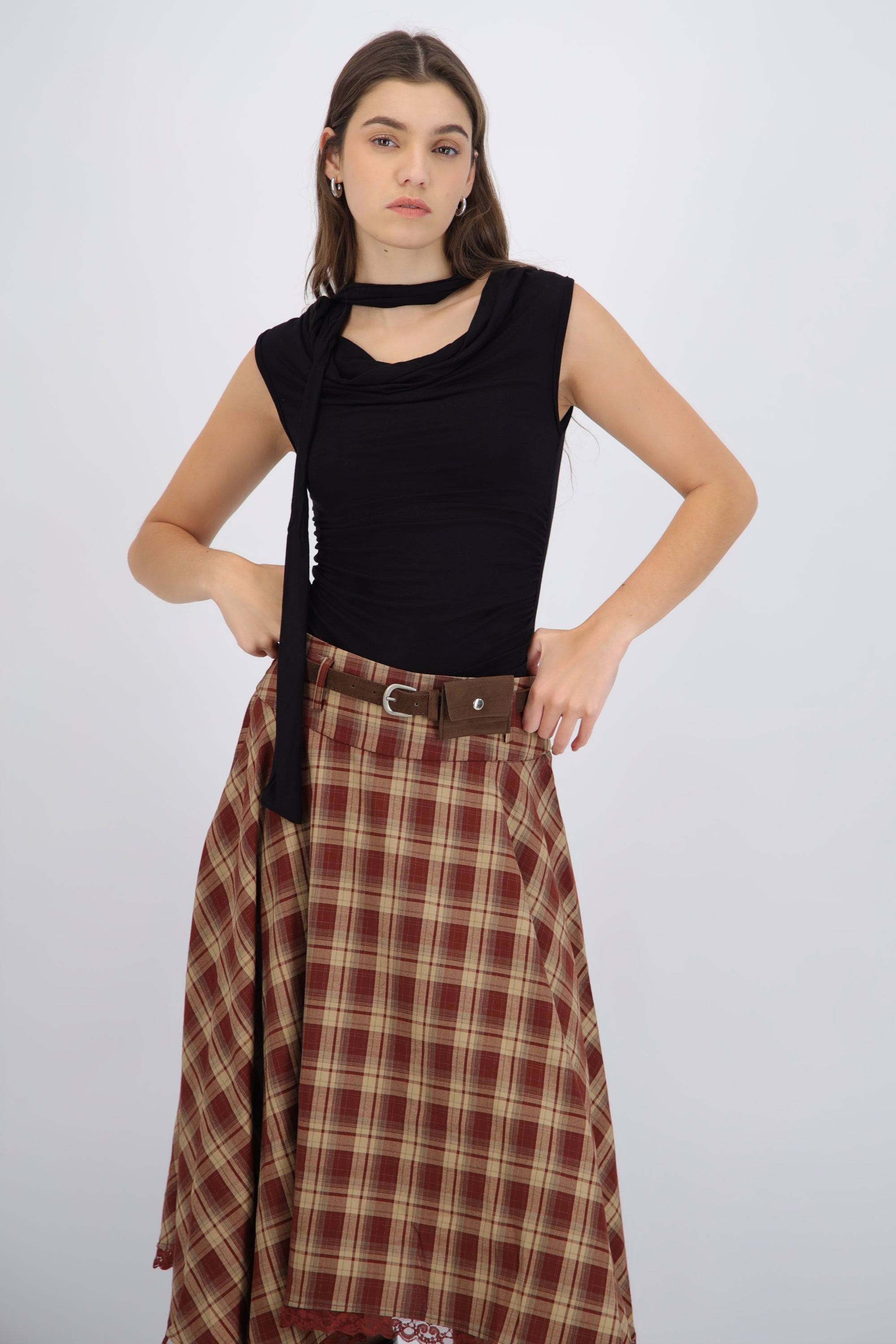 Top sin mangas drapeado detalle bufanda