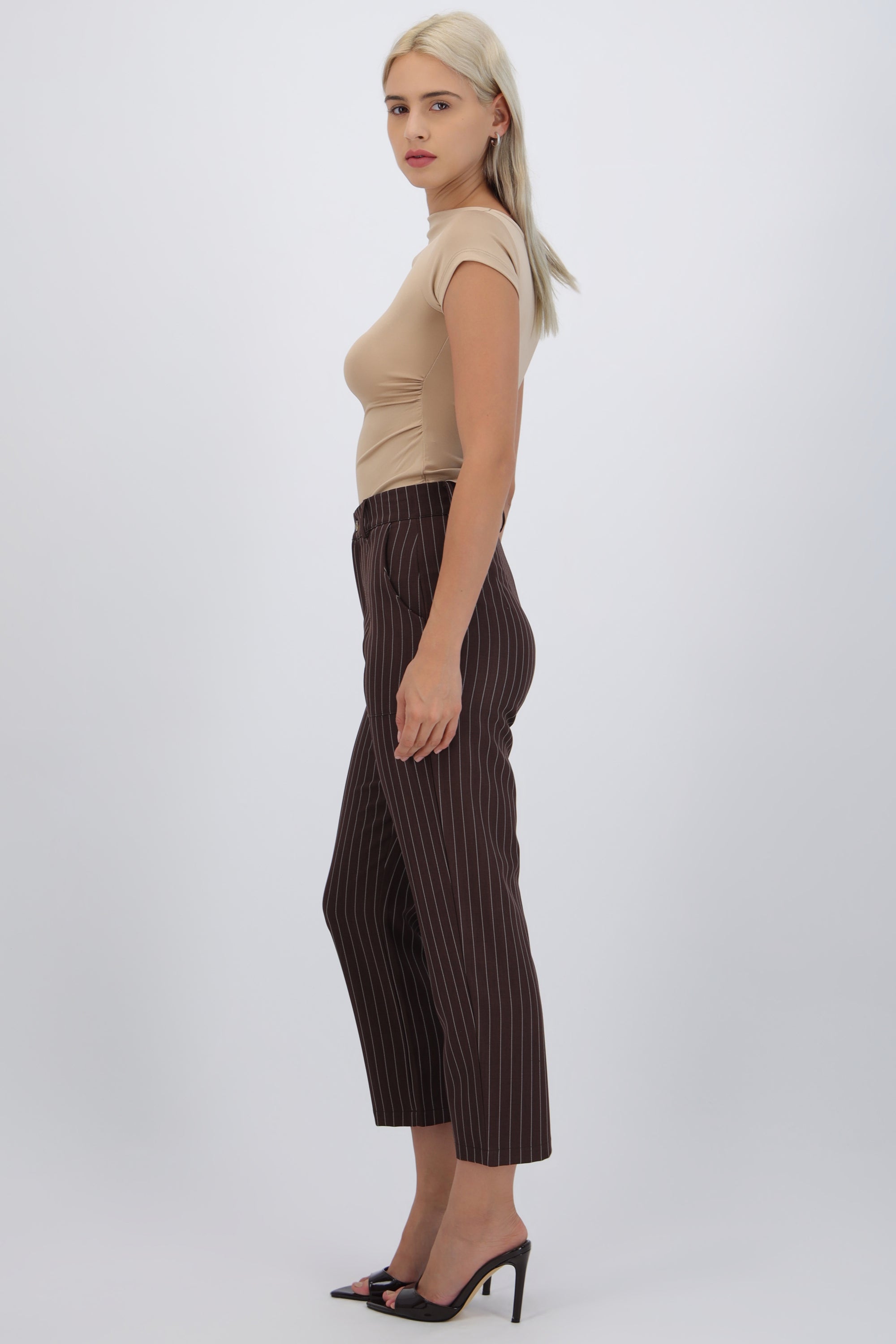 Pantalón bolsas detalle rayas