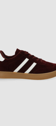 Tenis casual rayas puntera suede