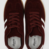 Tenis casual rayas puntera suede