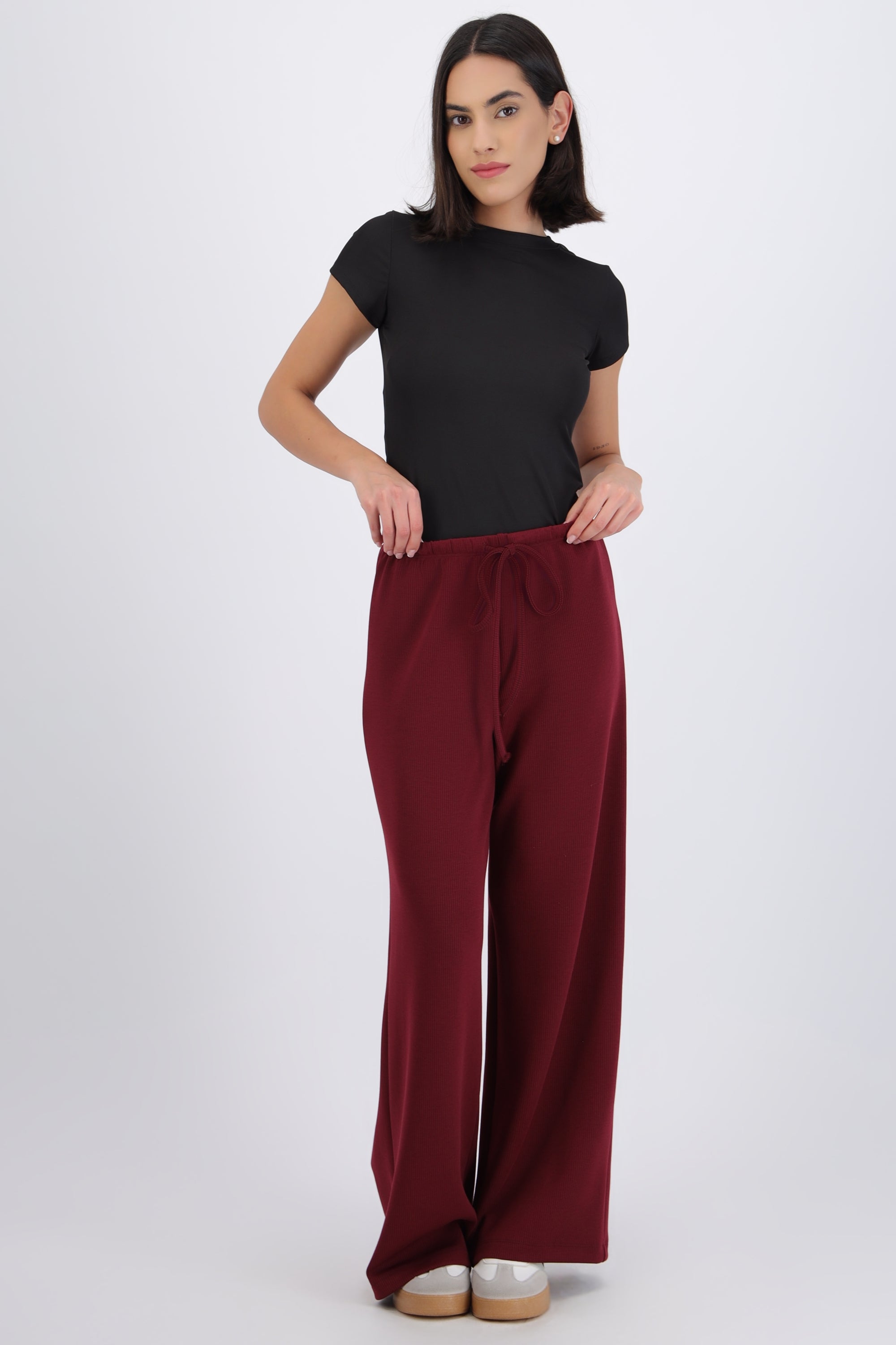 Pantalón amplio detalle jareta