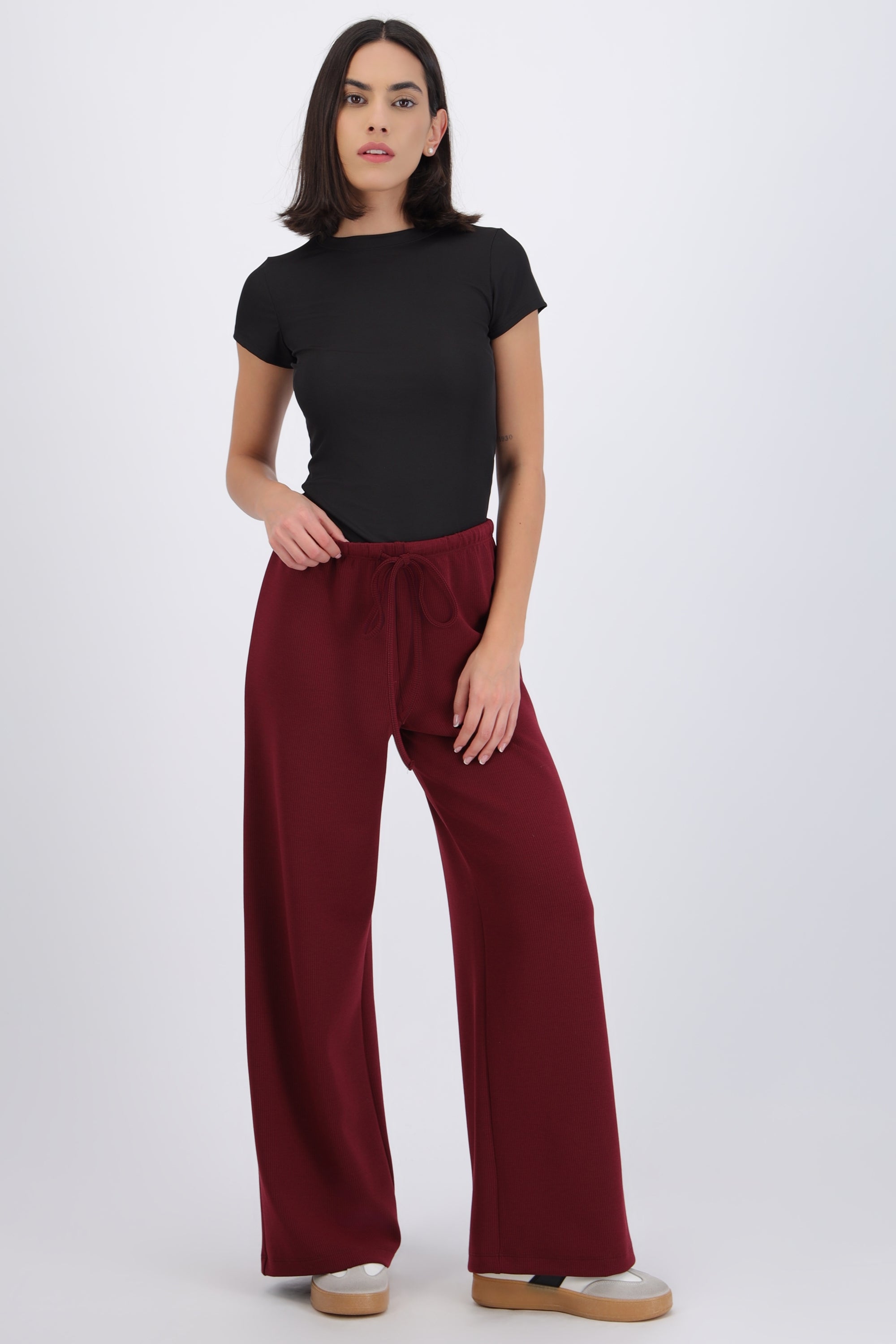 Pantalón amplio detalle jareta