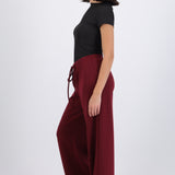 Pantalón amplio detalle jareta